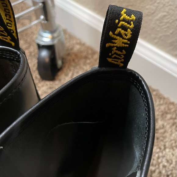 1460 Smooth Leather Lace Up Air Wair Dr. Martens Combat Boots - Picture 8 of 11